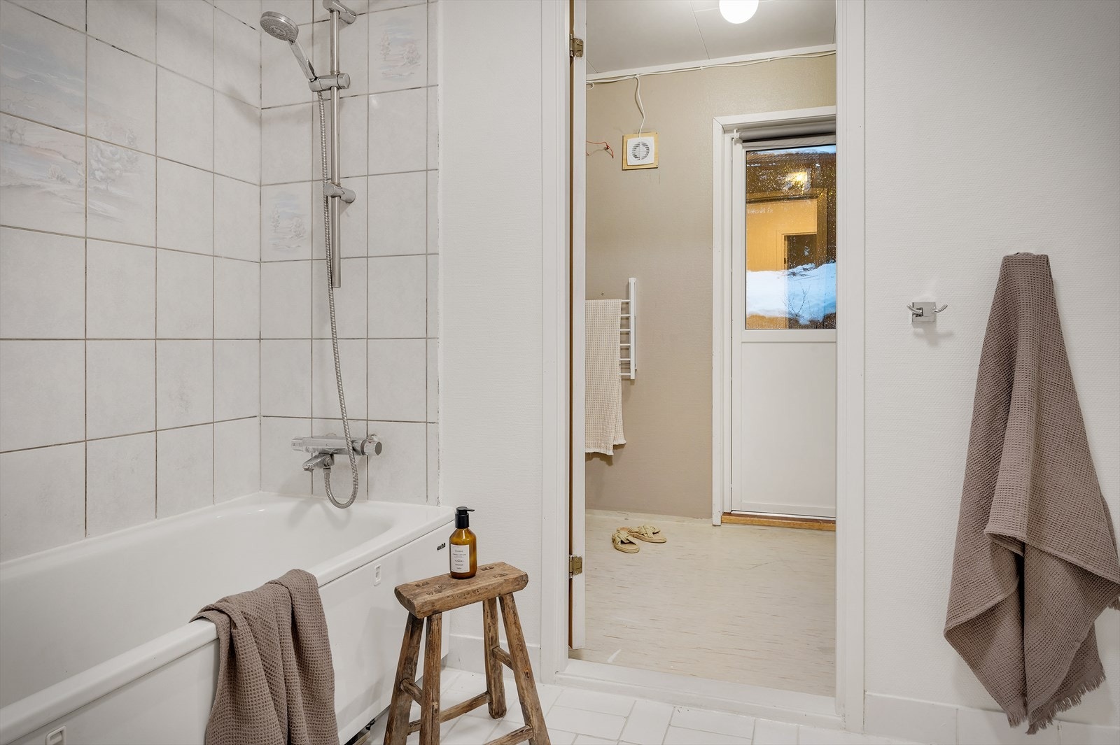 - Du har et eget separat vaskerom innenfor badet - Galleribilde