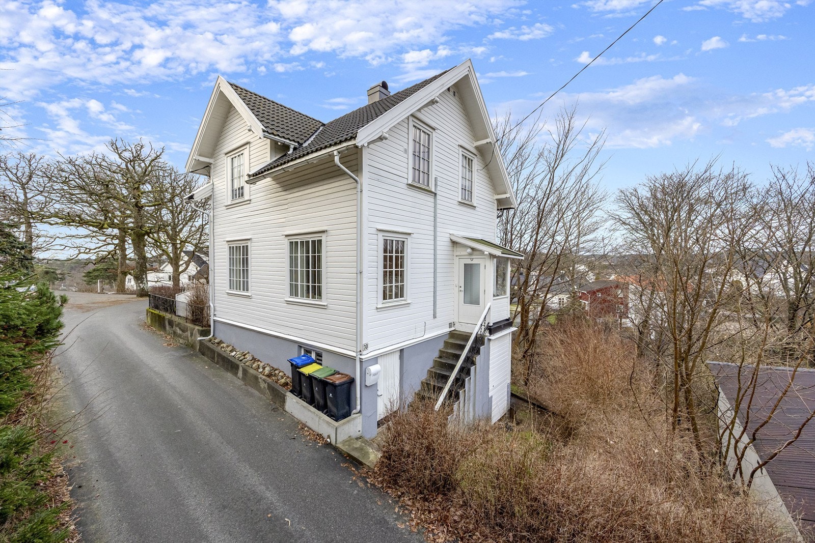 Velkommen til Meyergaten 30! Sjarmerende enebolig som befinner seg i rolige omgivelser på Skibberheia- like utenfor sentrum Galleribilde