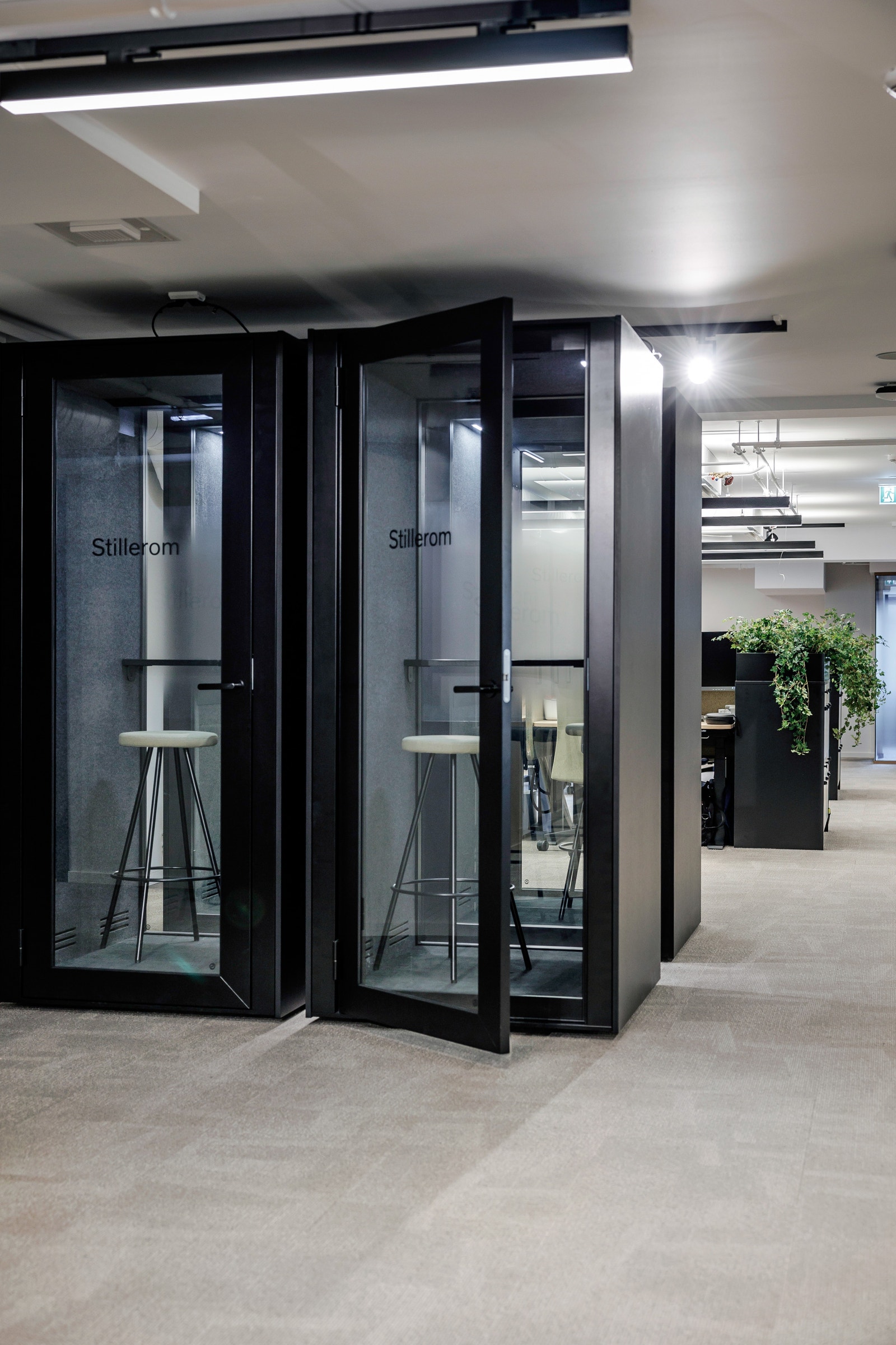 6 stk. "Phone Boots" tilgjengelig og inkludert i din leiekontrakt. Galleribilde