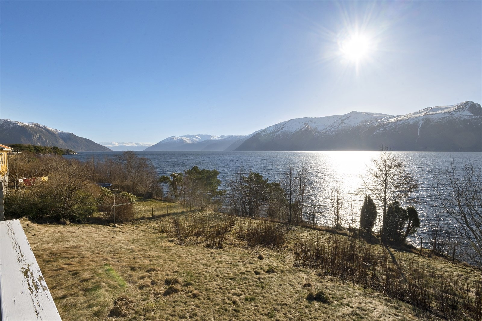 Nyt utsikta innover Sognefjorden Galleribilde