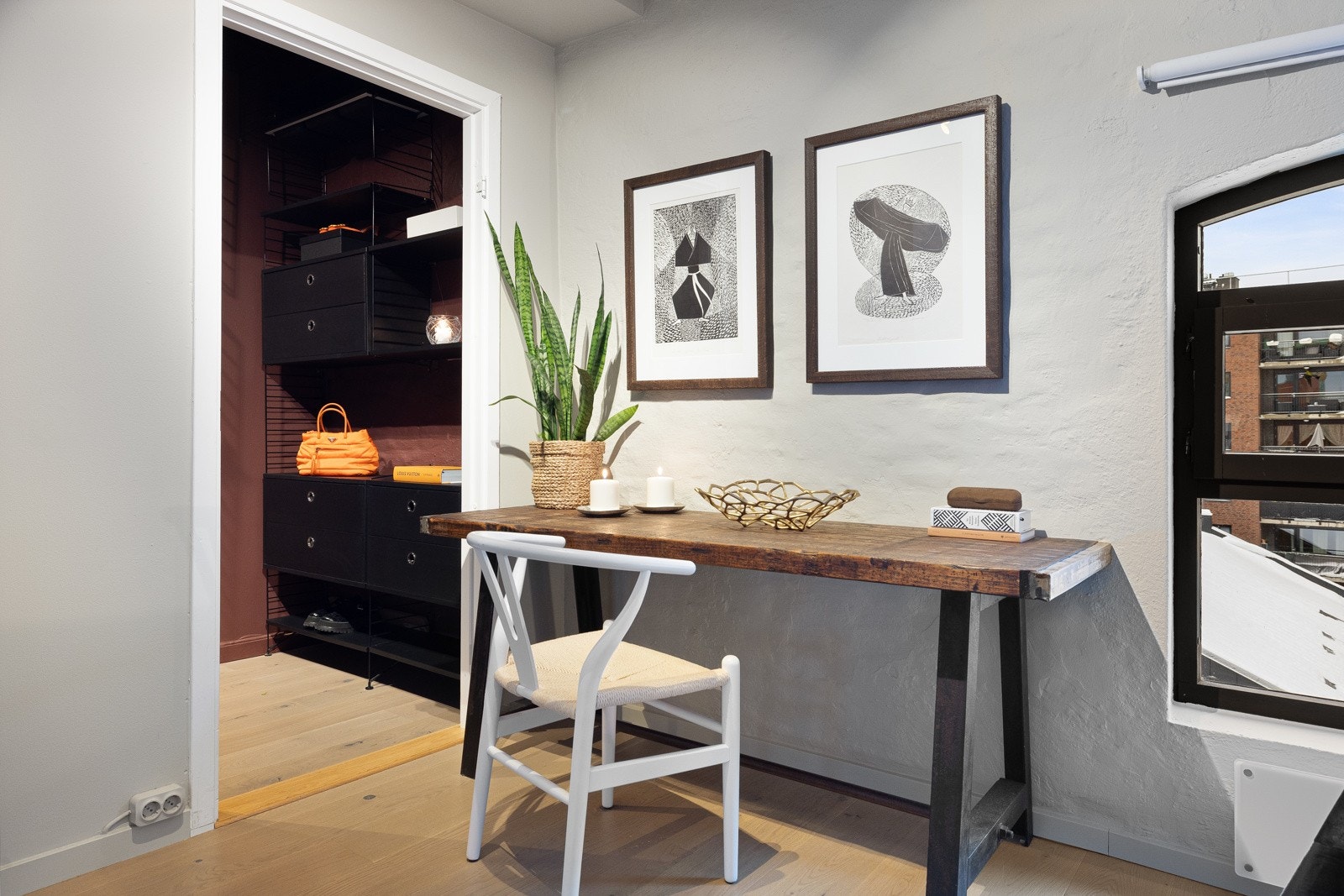 Soverommet har god plass til en hjemmekontor pult. Galleribilde