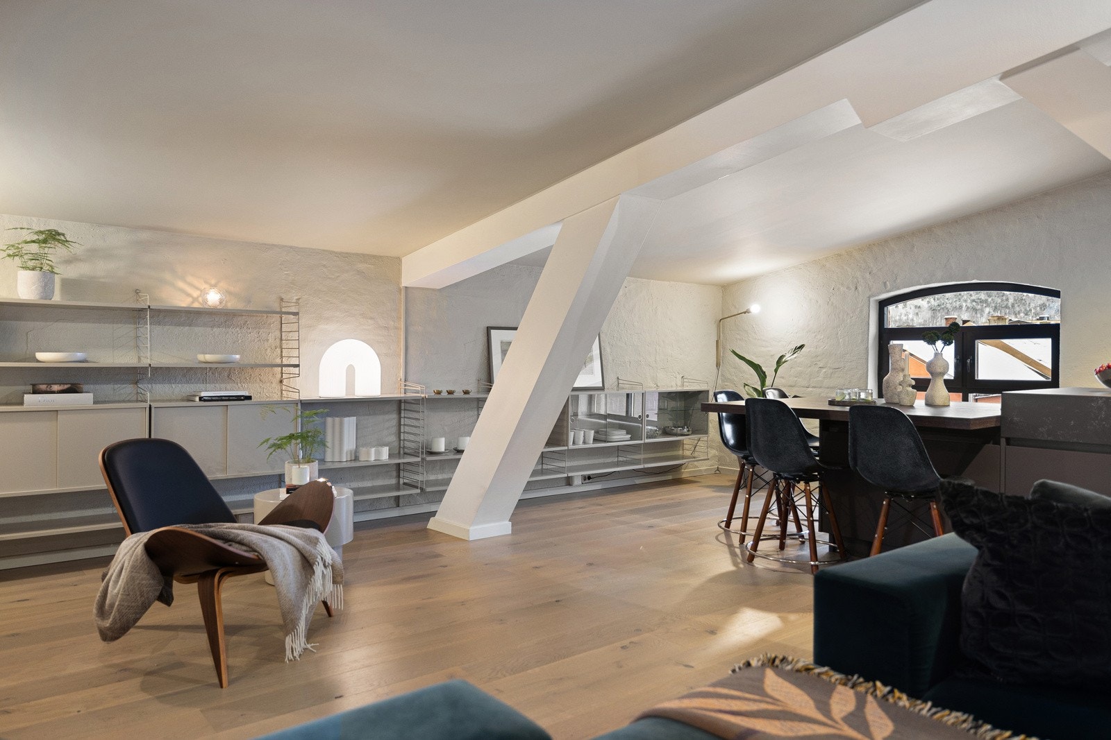 Boligen ligger sentralt på Tøyen med umiddelbar nærhet til byens puls og grønne omgivelser. Galleribilde