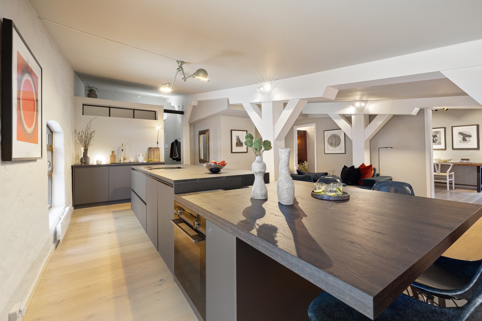 Eksklusivt snekkerbygd kjøkken fra 2019. Galleribilde