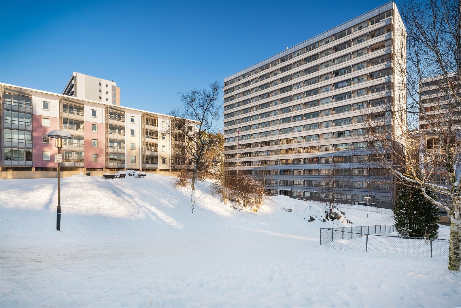 - Fra leiligheten har du gangavstand til flere barnehager og skoler - Galleribilde