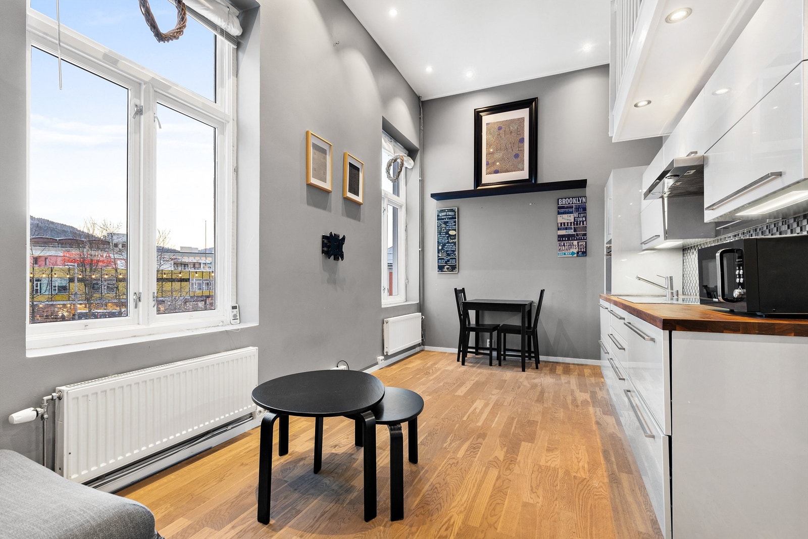 Krogsveen v/Sondre Trøseng Gjellum ønsker velkommen til Strømsø Torg 5C! Galleribilde