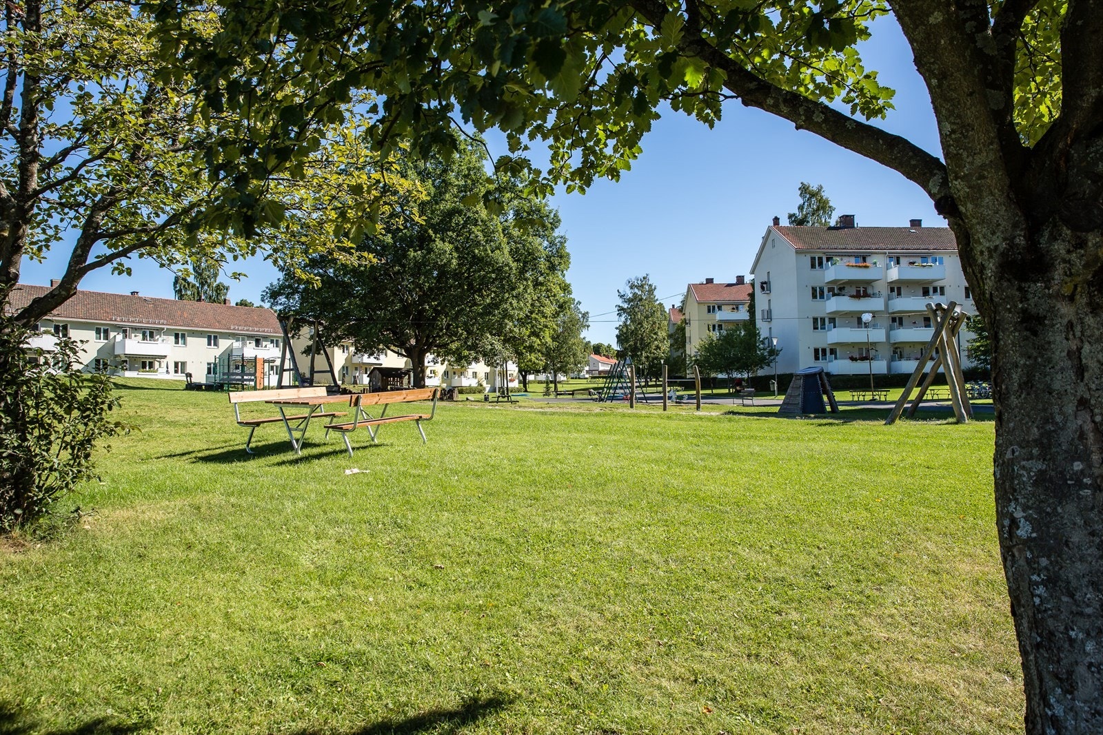 Flere store, flotte grøntområder kort vei fra leiligheten. Galleribilde