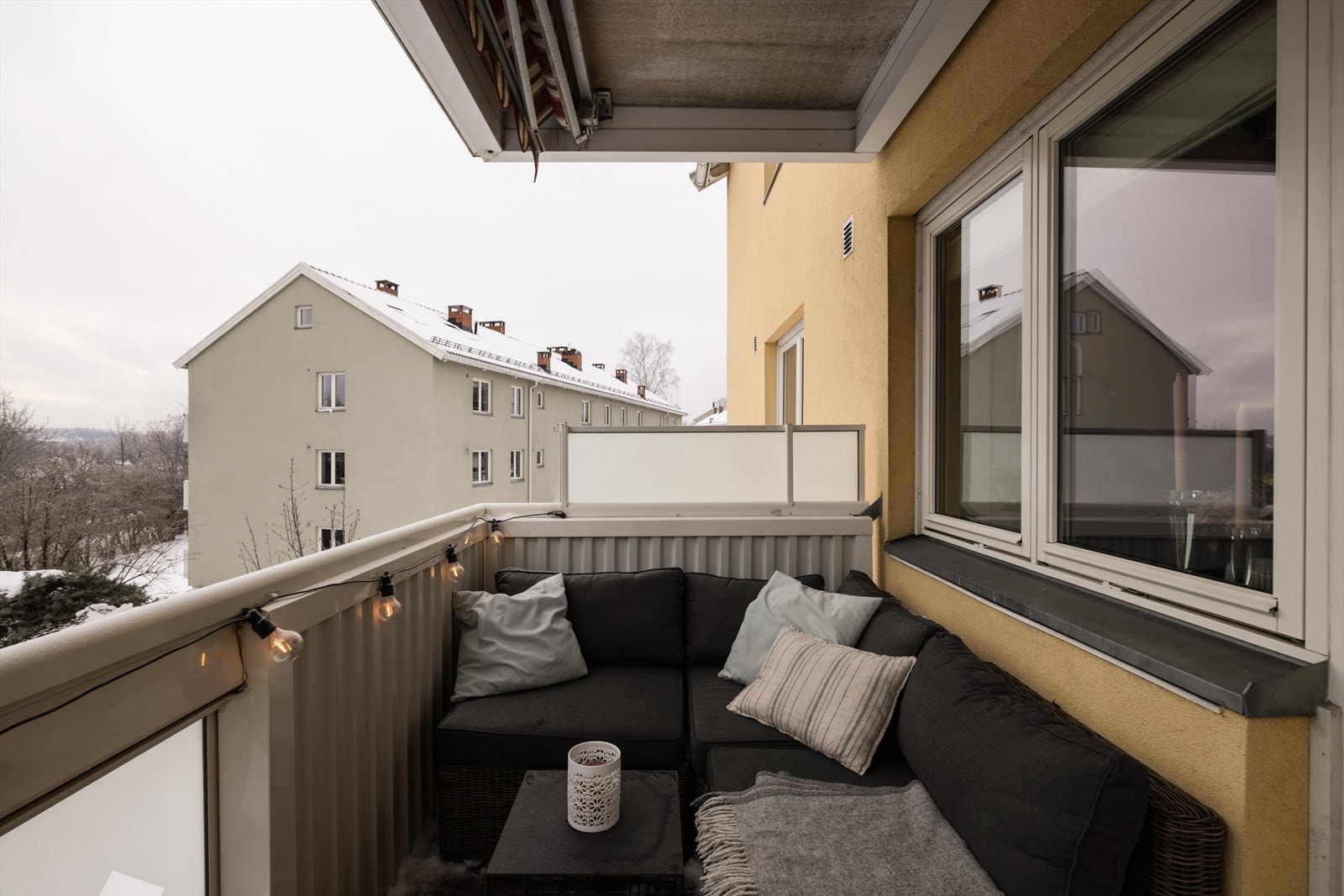 Fasaderehabilitering og utvidelse av balkongen ble utført i regi av borettslaget i 2010. Galleribilde
