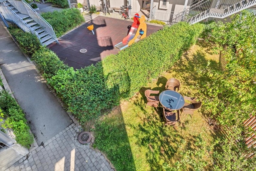 Ved båthavna Solsiden Marina har man muligheter for å kjøpe/leie båtplass. Galleribilde