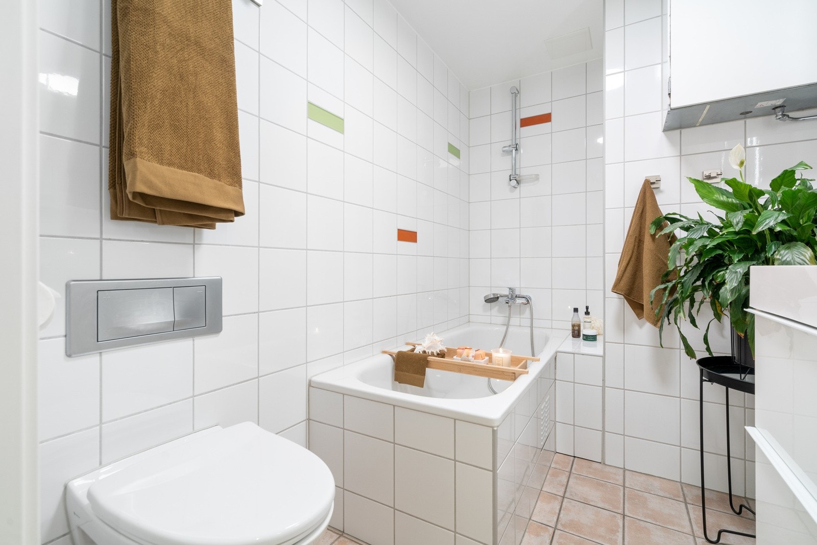 Baderommet har behagelig varmekabler i gulvet. Galleribilde