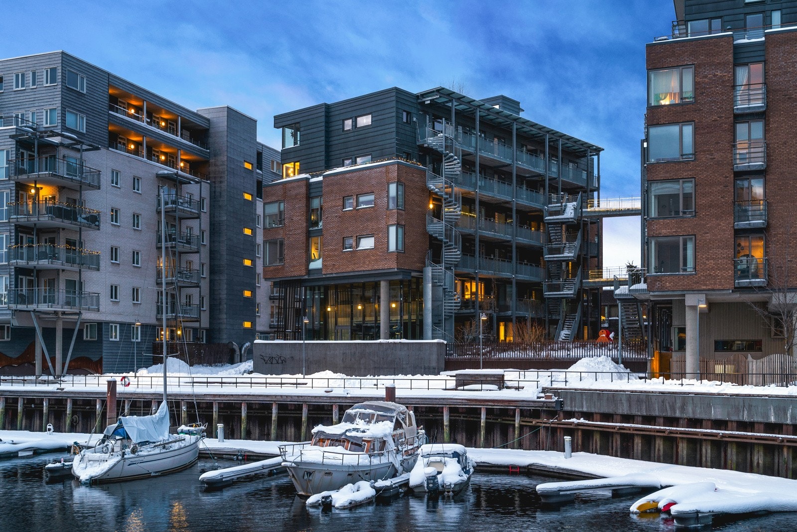 Flott utsikt over kanalen fra flere av uteplassene. Galleribilde