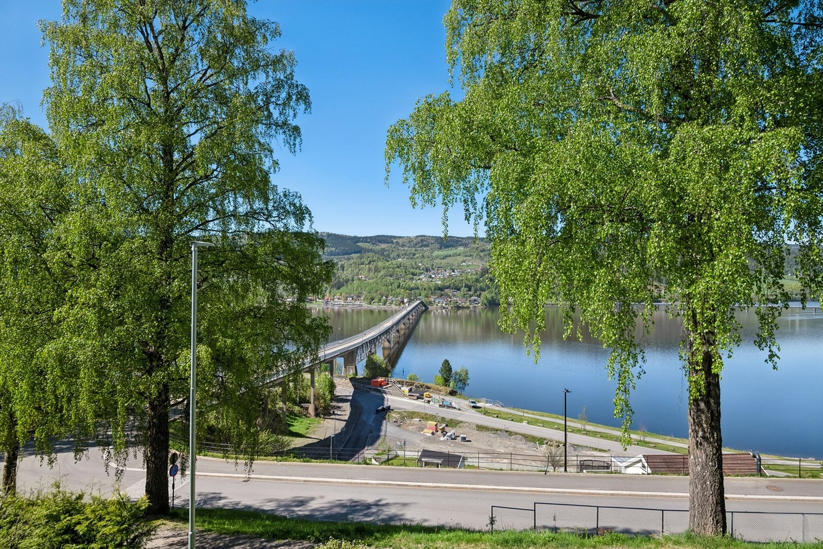 Like ved eiendommen finner du Vingnesbrua. Galleribilde