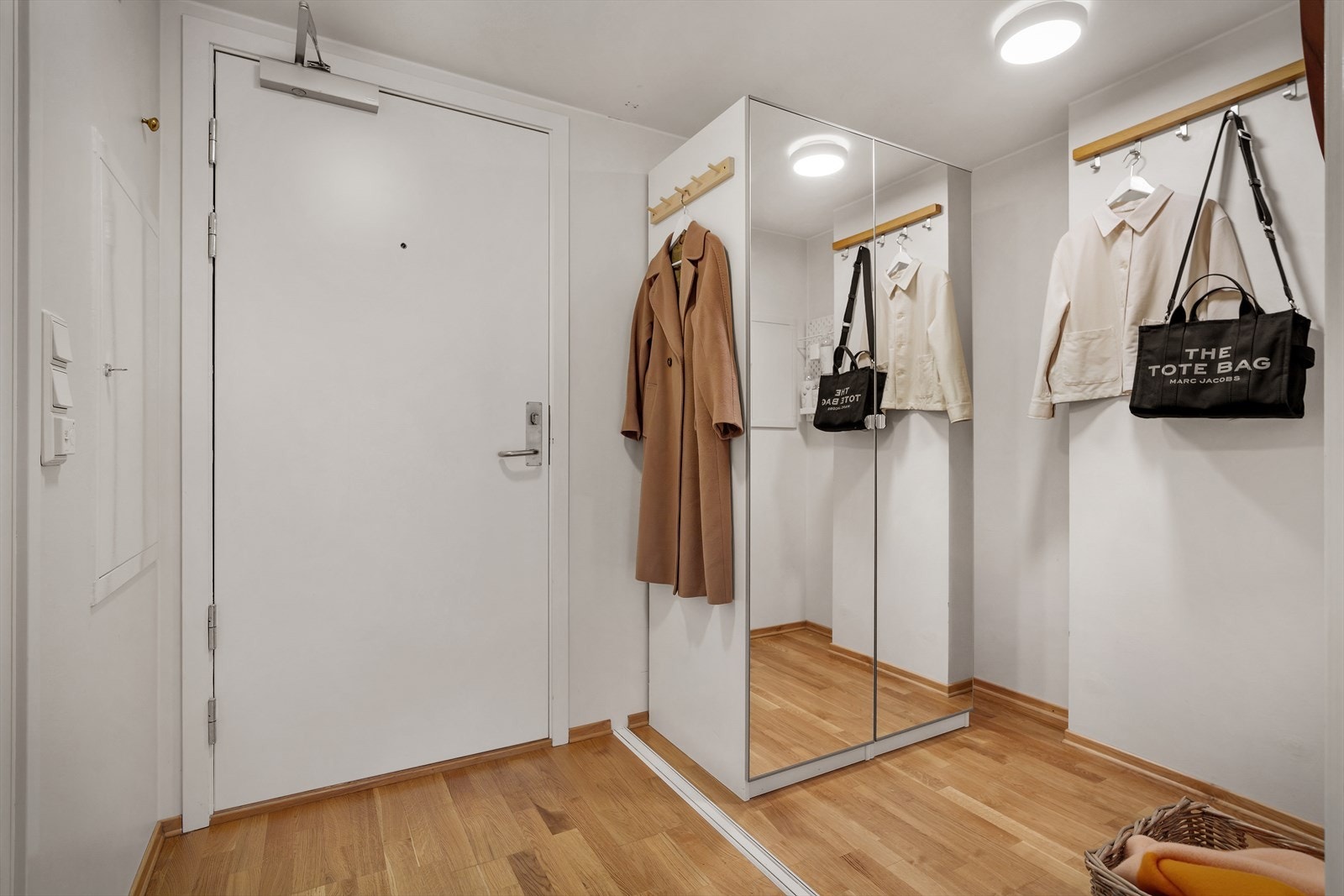- Velkommen inn! Husk visningspåmelding - Galleribilde