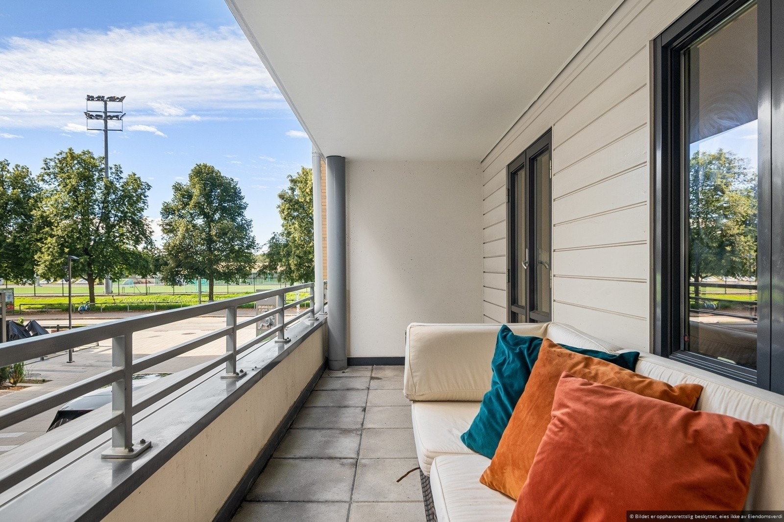 Balkong på ca. 10 m2, vendt mot sørøst. Galleribilde