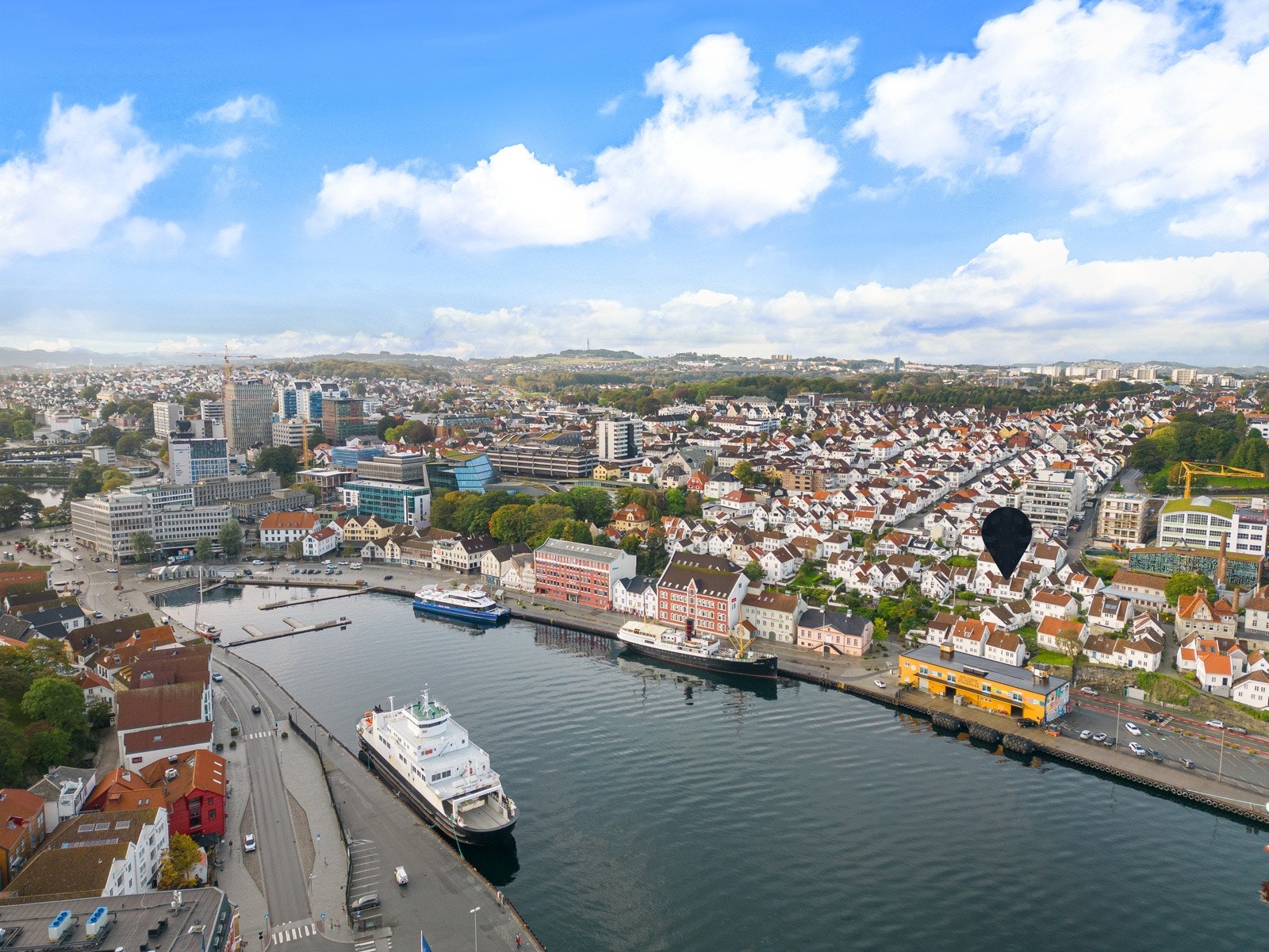 Strategisk beliggenhet med kort vei til Stavanger sentrum med alle dets tilbud. Galleribilde
