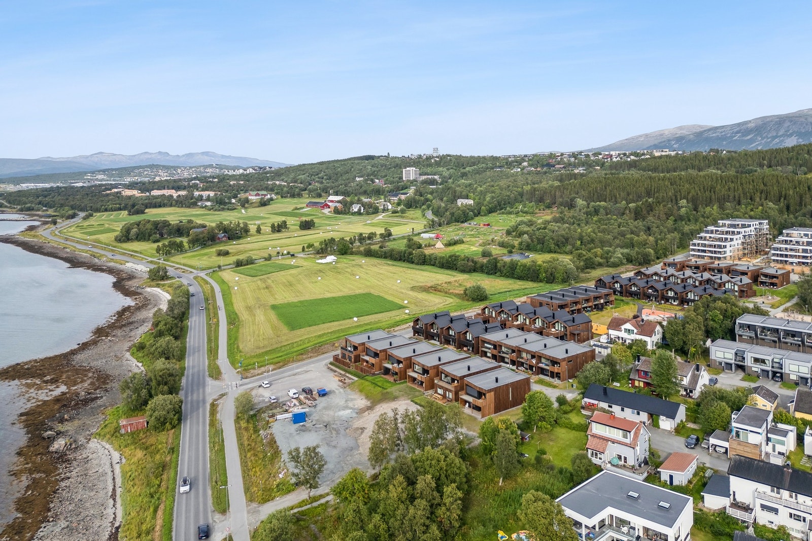 Boligen har god intern beliggenhet i boligfeltet i enden av rekka Galleribilde