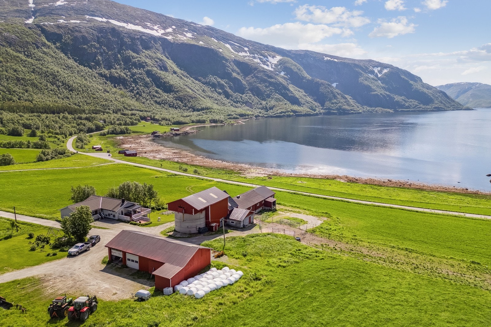 Gårdstun Galleribilde