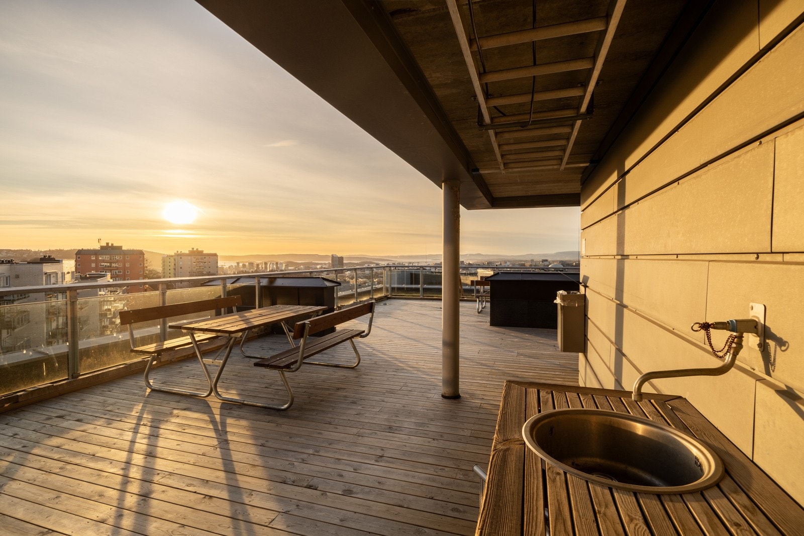 Det er nydelige sol - og utsiktsforhold fra både balkong og takterrasser. Galleribilde