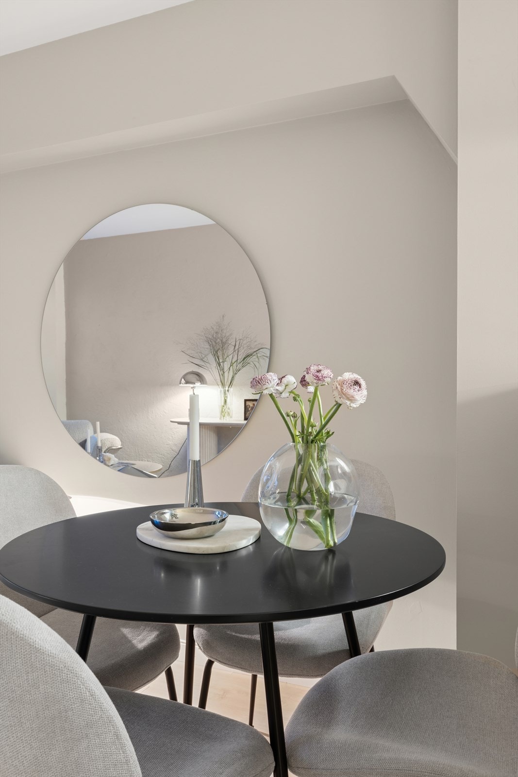 Det er videre god plass til en hyggelig spisegruppe. Galleribilde