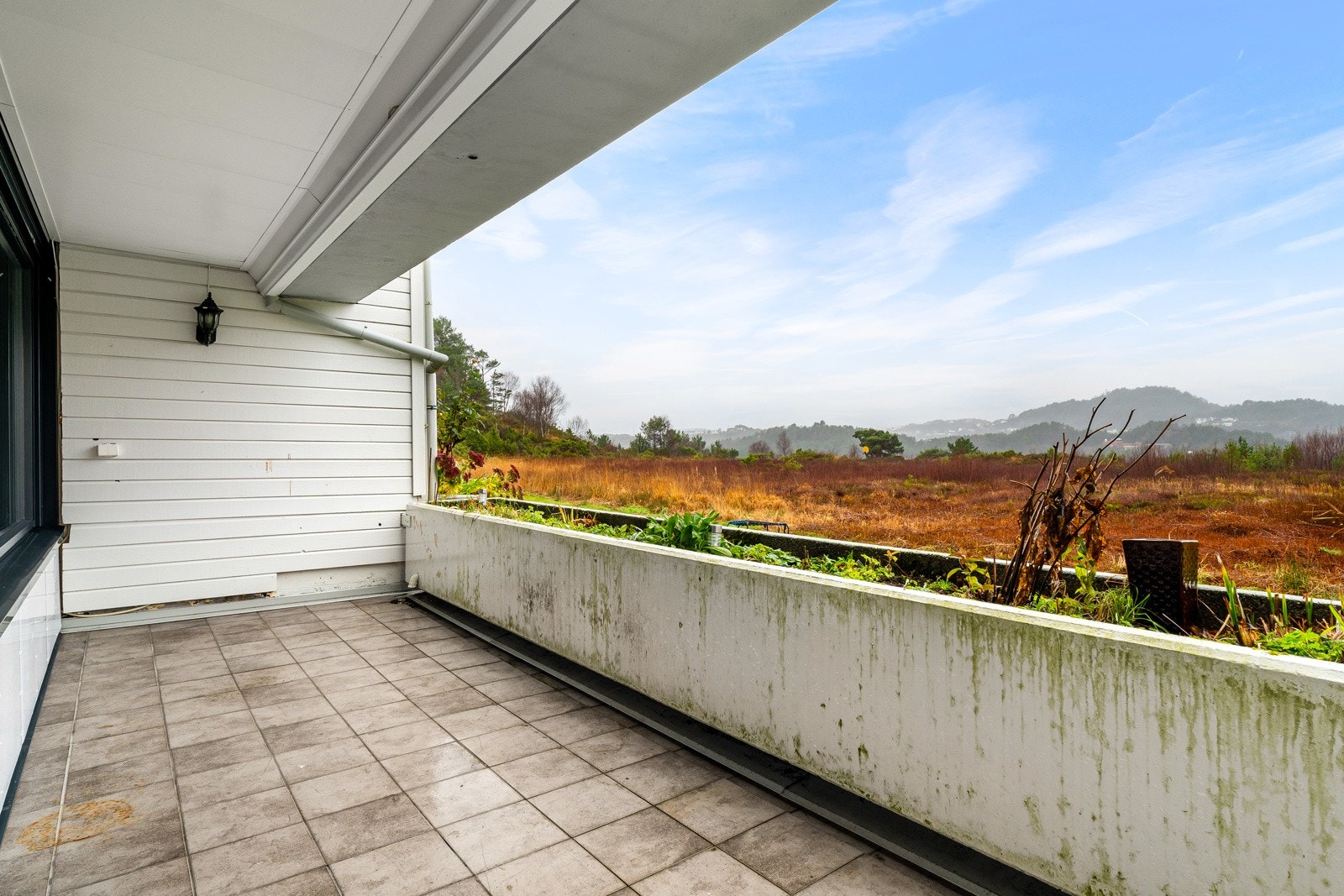 - Terrassen er solrik med sol til langt på kveld om sommeren - Galleribilde