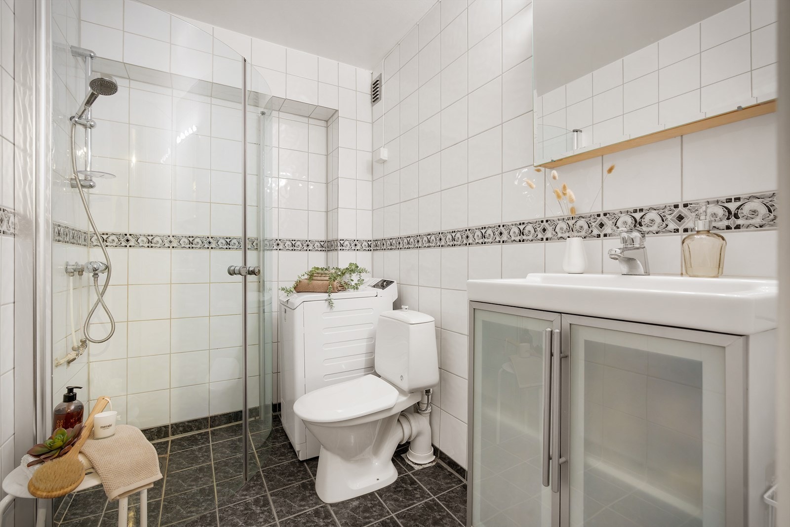 - Badet har en størrelse på 3,7 m² - Galleribilde