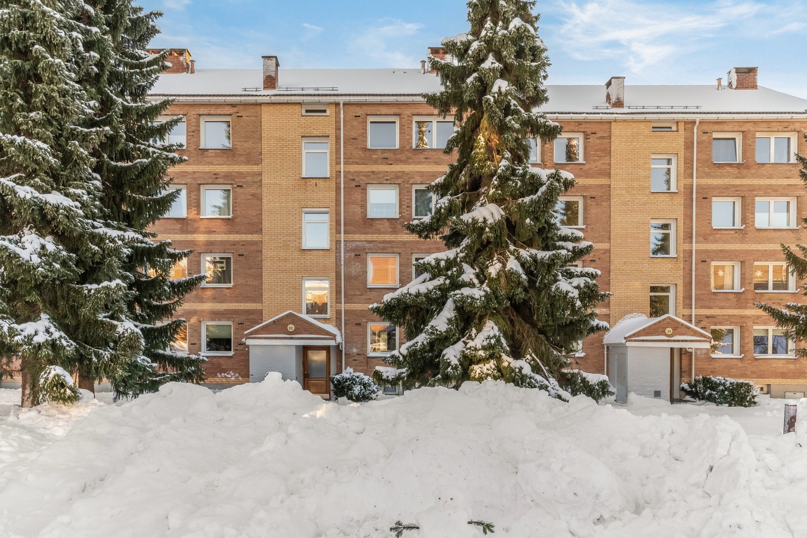 Leiligheten ligger i byggets 1. etasje med en sentral beliggenhet på Kalbakken. Galleribilde