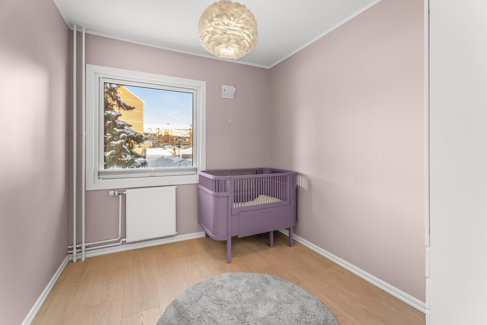 Det mindre soverommet er perfekt som barnerom, gjesterom eller kontor. Galleribilde