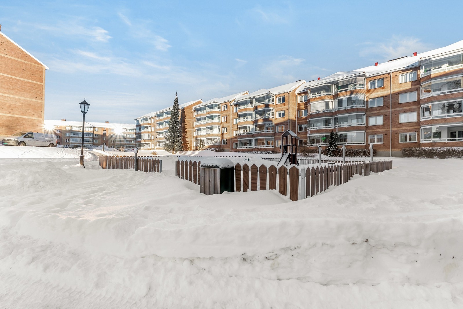 Borettslaget består av 454 andelsleiligheter med god vedlikeholdshistorikk. Galleribilde