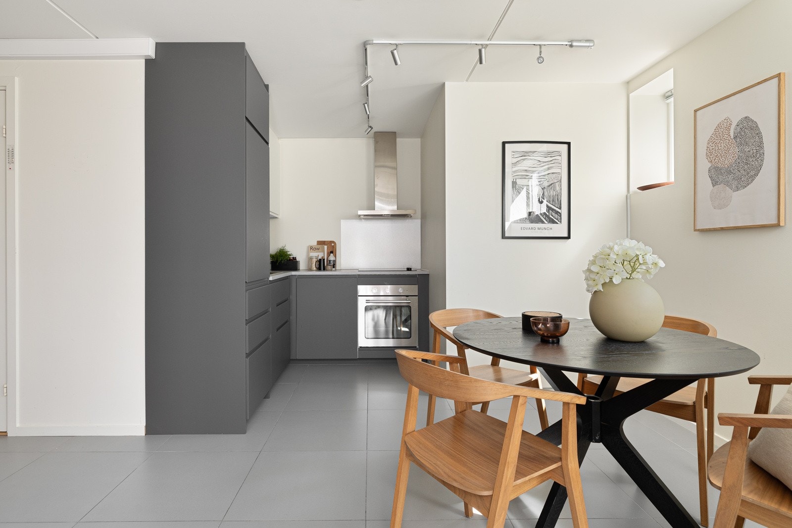 Moderne kjøkkeninnredning fra Ikea, ny i 2020 Galleribilde