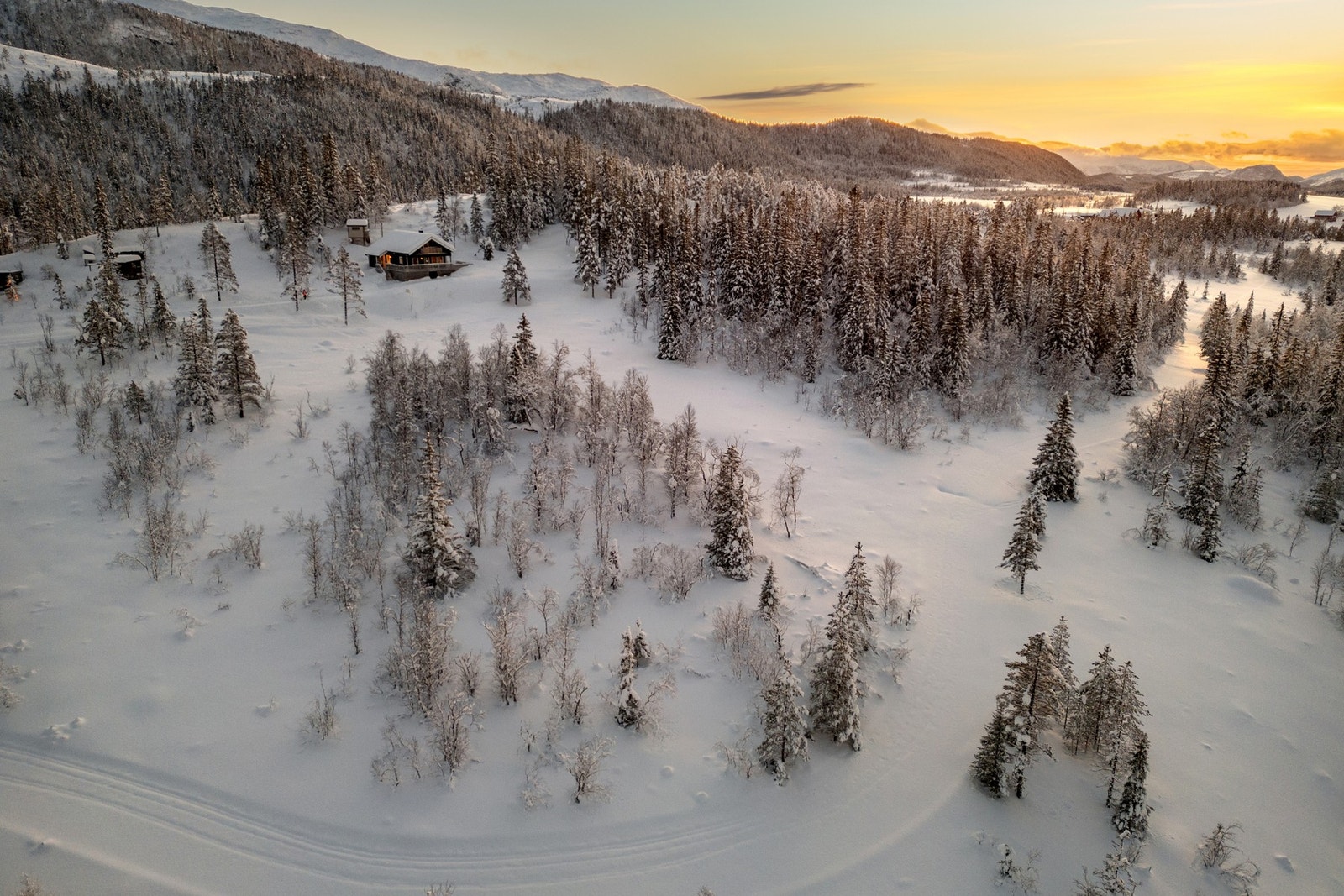 På vinteren er du omgitt av skiløyper, og lysløypen i Tovåsen er bare en kort spasertur unna Galleribilde