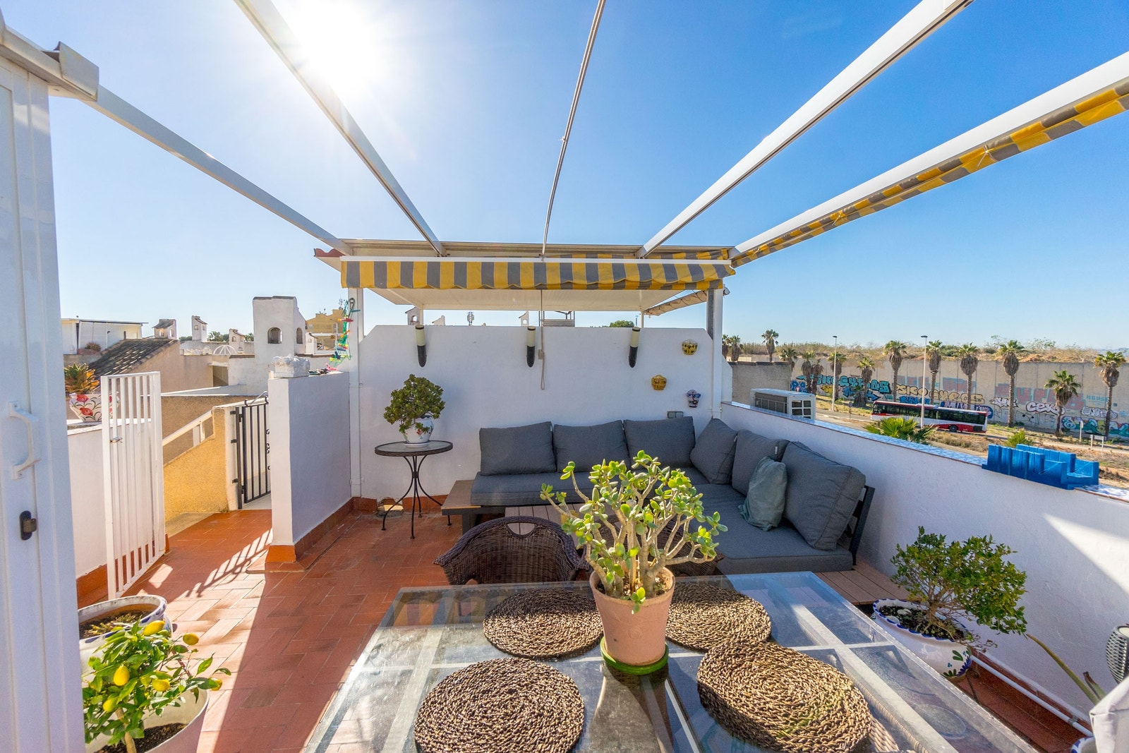 Privat takterrasse, med stor pergola Galleribilde