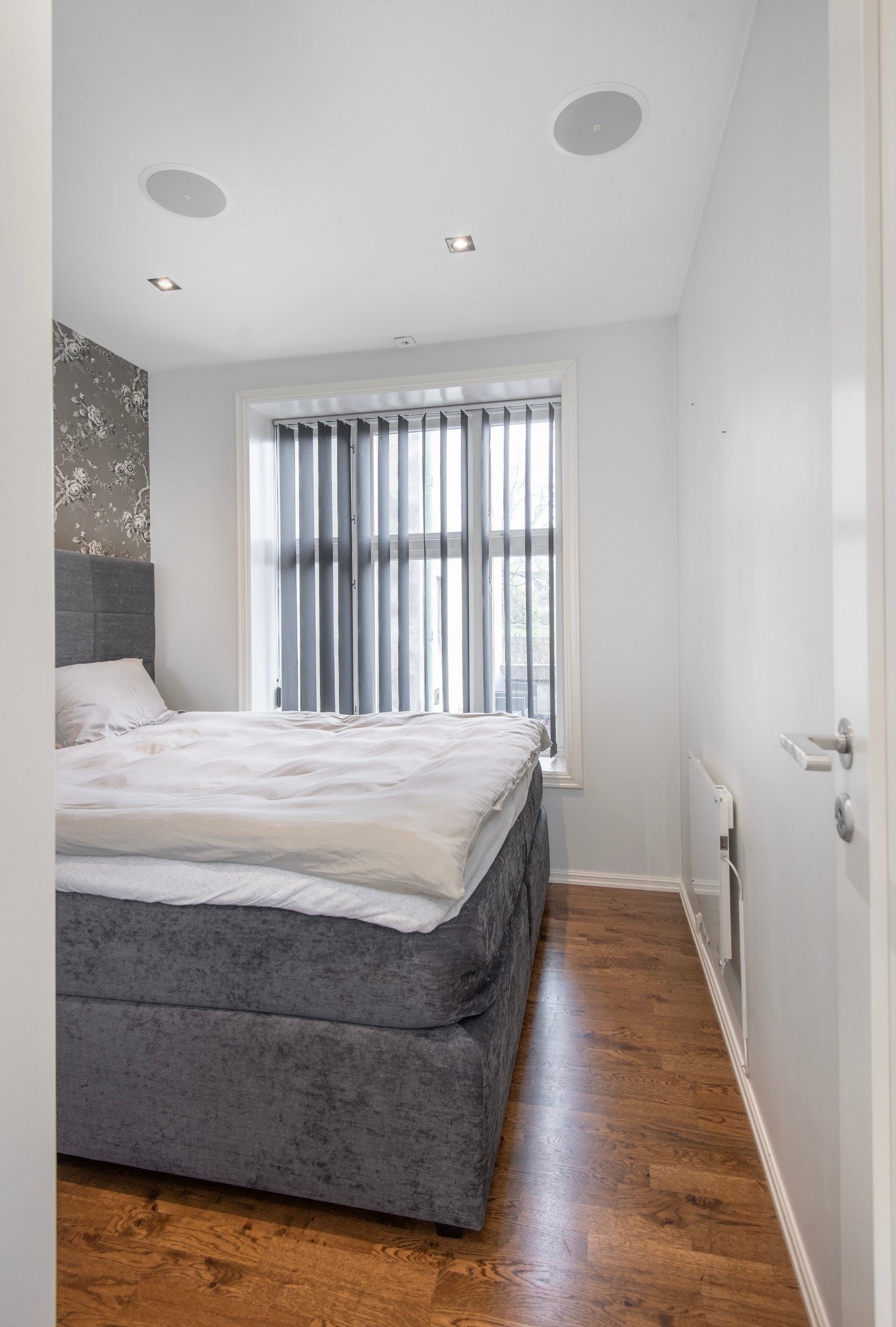 Leiligheten er innredet med to soverom. Kun ett er godkjent, se salgsoppgave for mer informasjon. Galleribilde