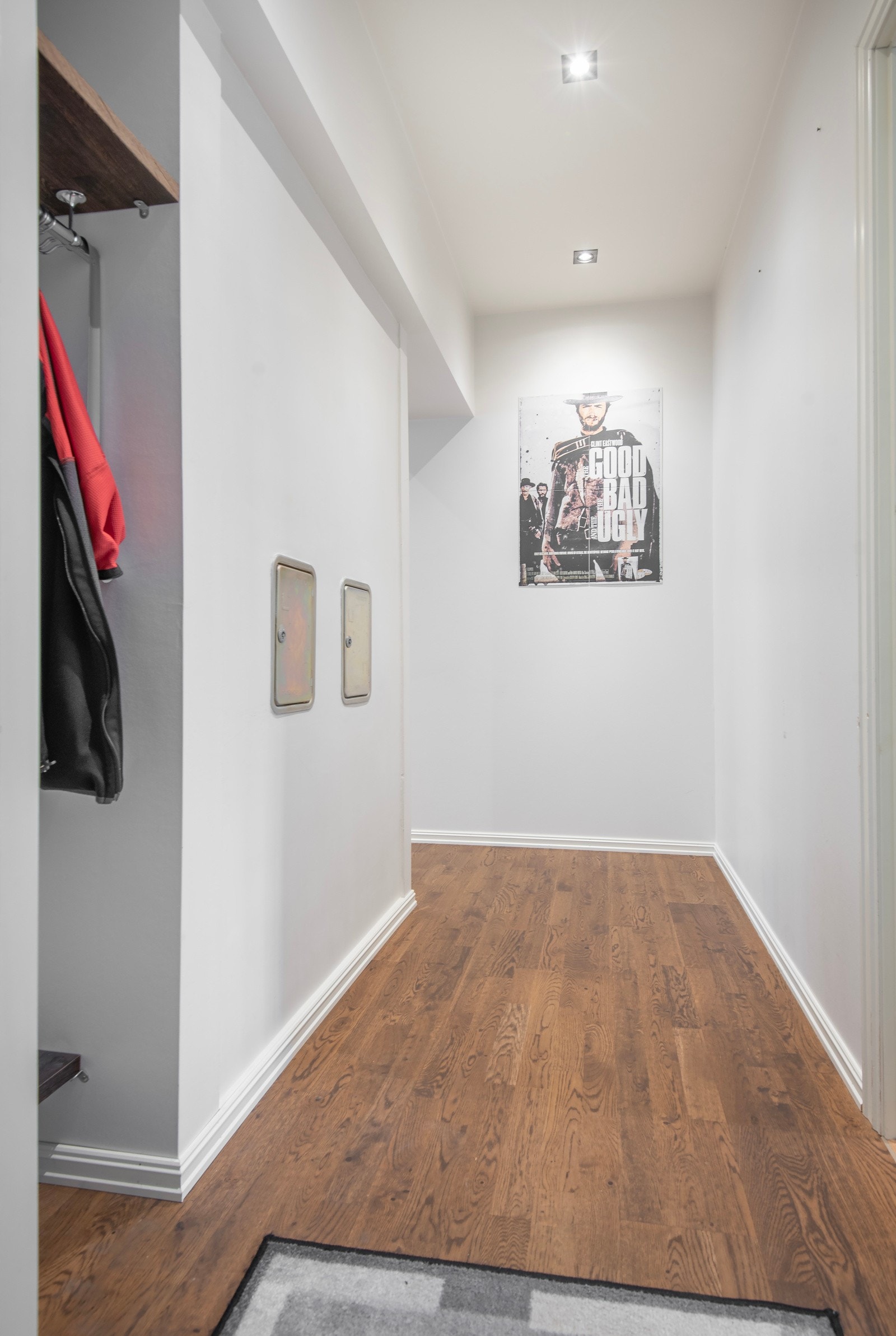 Lys og trivelig entré. Velkommen inn! Galleribilde