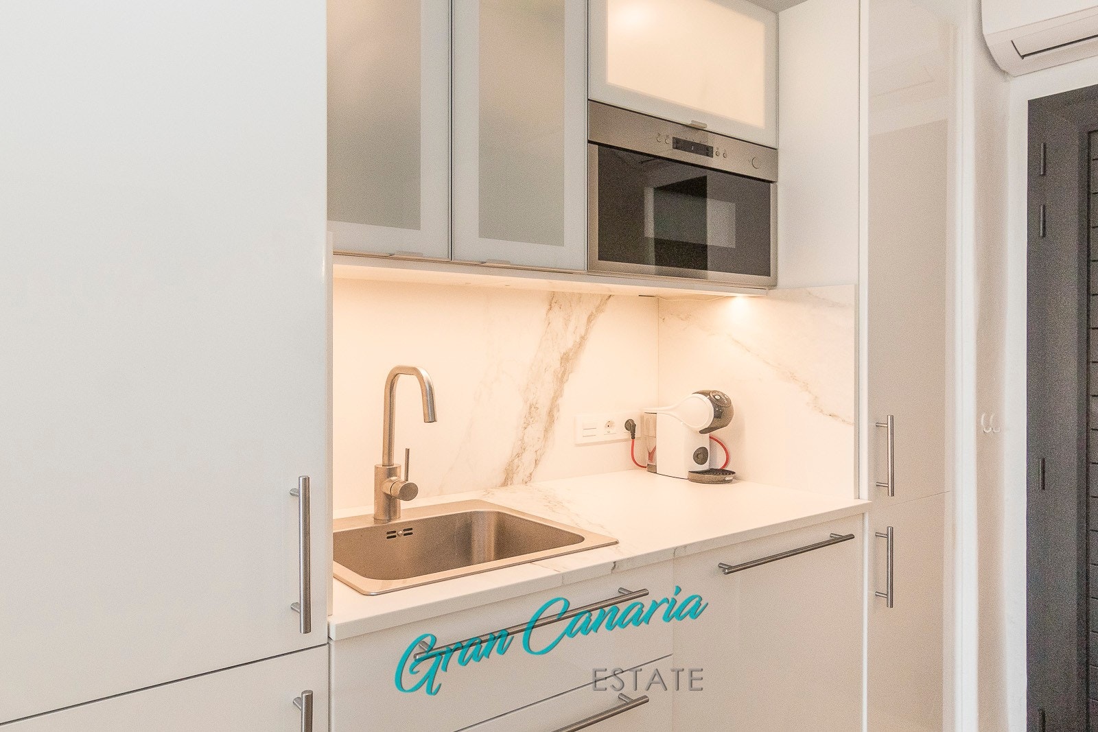 Innbygnings-mikrobølgeovn Galleribilde