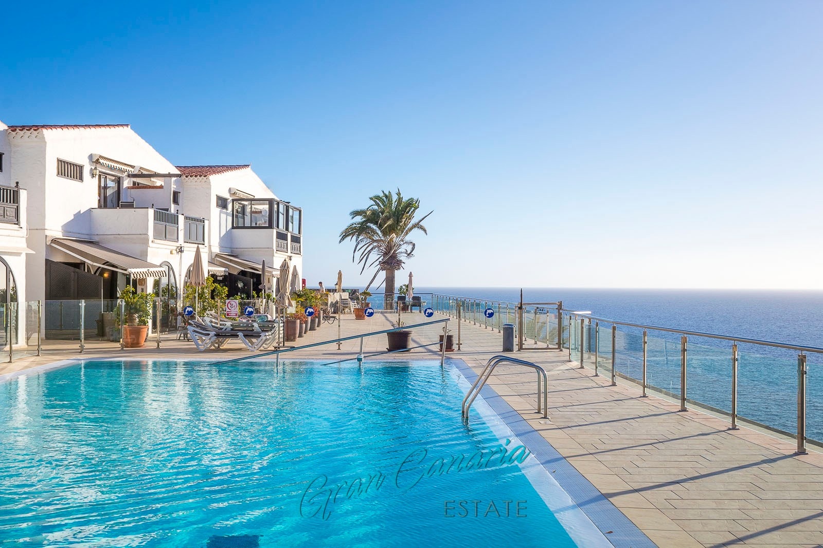 Siste bilde. Velkommen til privat visning. Galleribilde