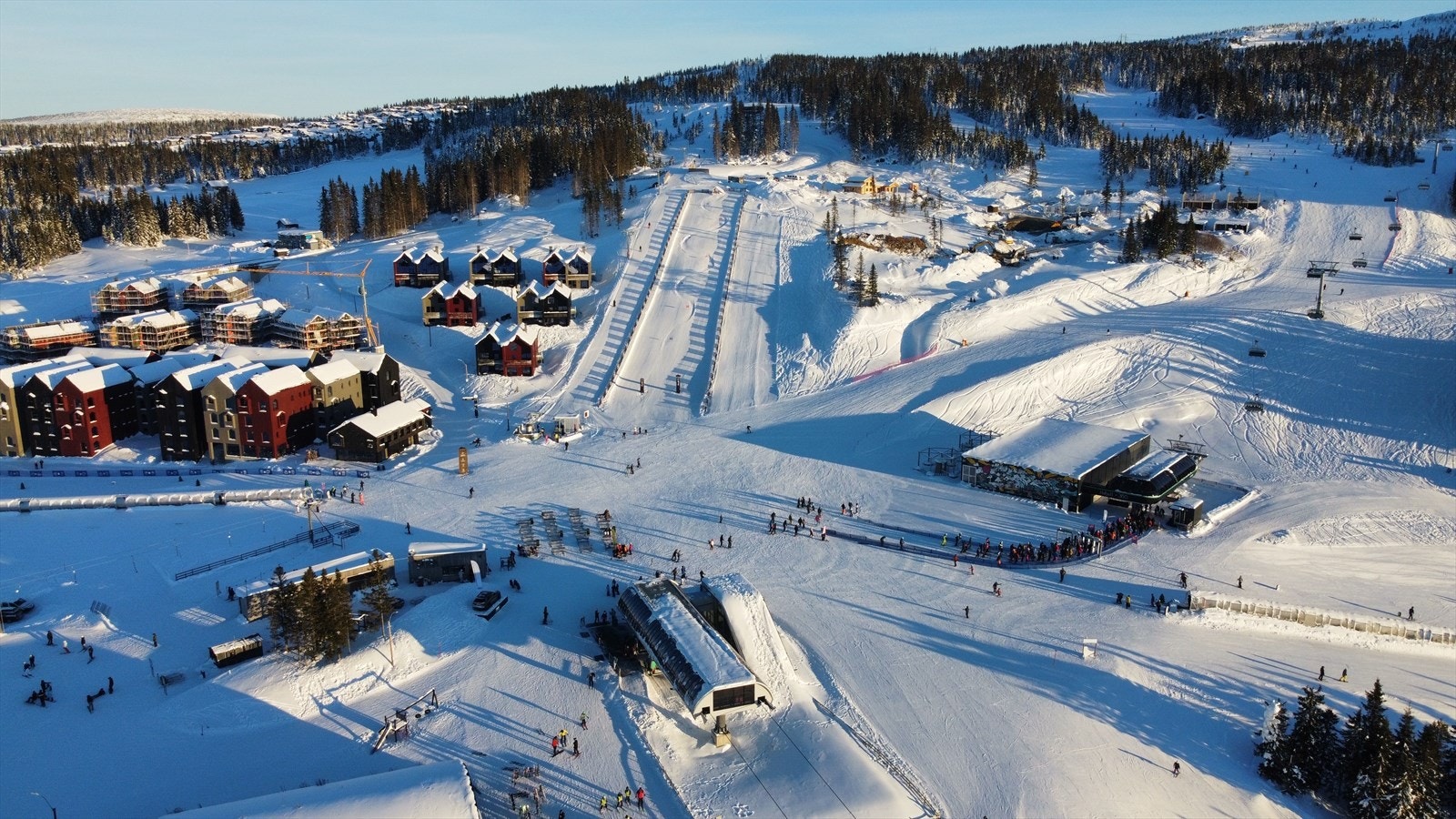 Med sol- og snørik beliggenhet, frisk luft og direkte nærhet til alle fjellheimens opplevelser og aktiviteter, stikker Favn Hafjell seg ut som en ettertraktet helårsdestinasjon Galleribilde