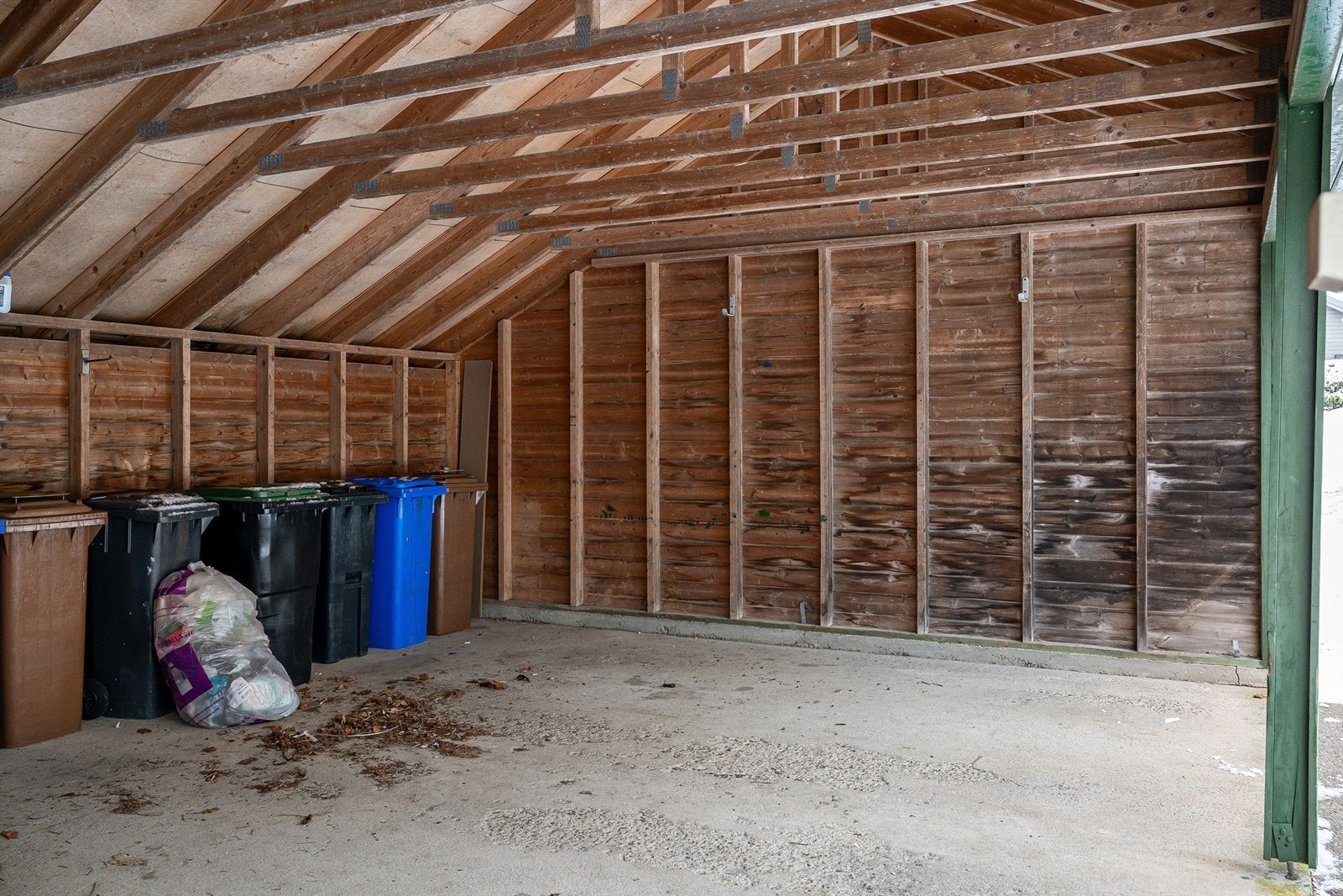 Carportplass. Galleribilde