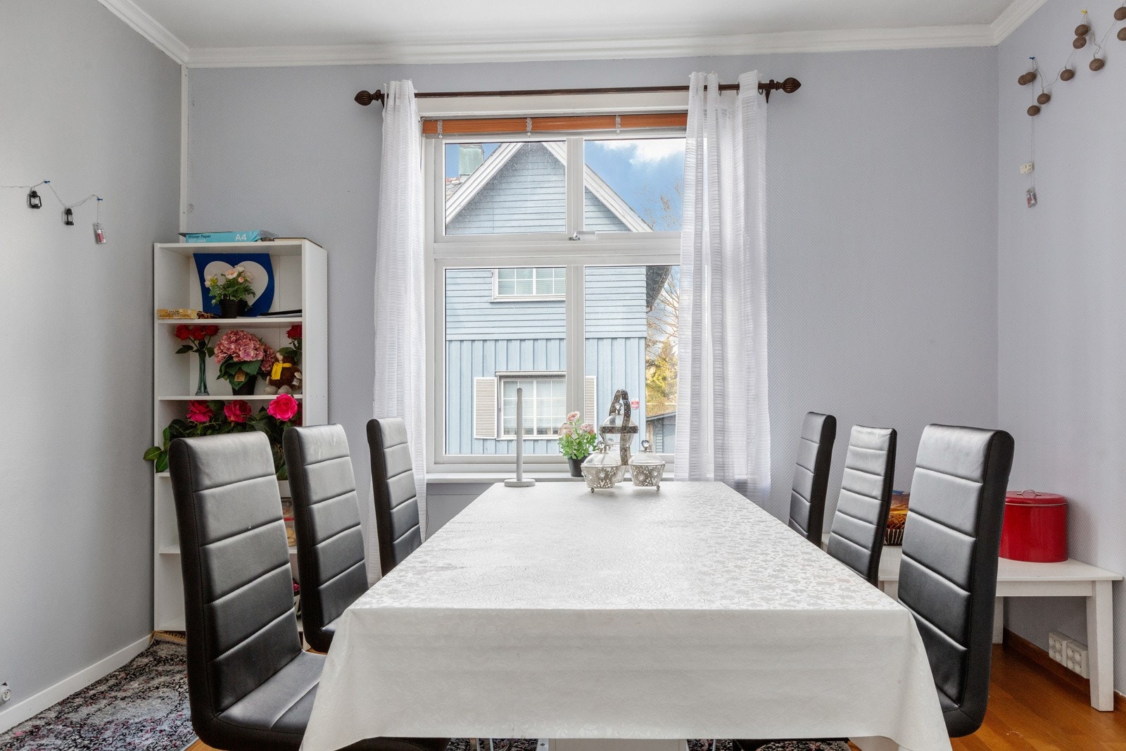 Spisestue i 1. etg- kan evnt benyttes til soverom Galleribilde