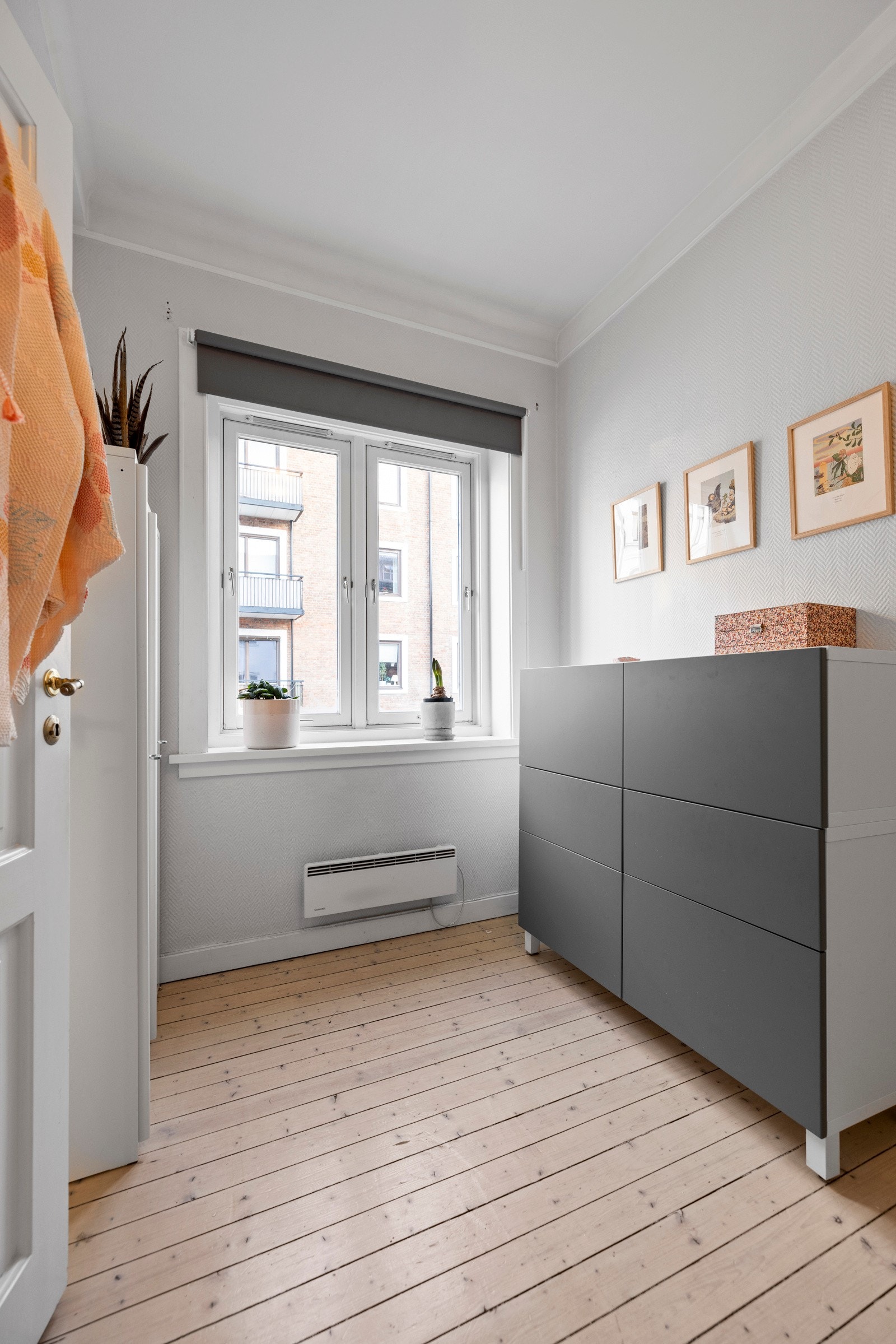 - Soverom II ligger vendt mot stille sidegate - Galleribilde