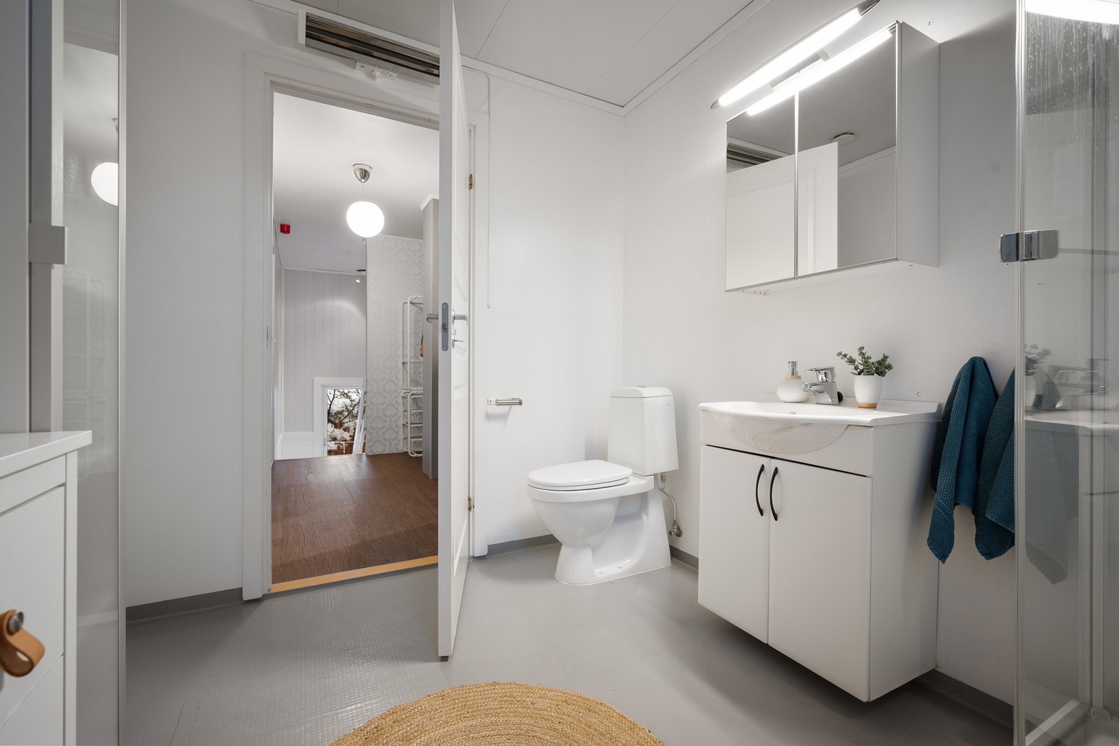 Bad med varmekabler i gulv Galleribilde