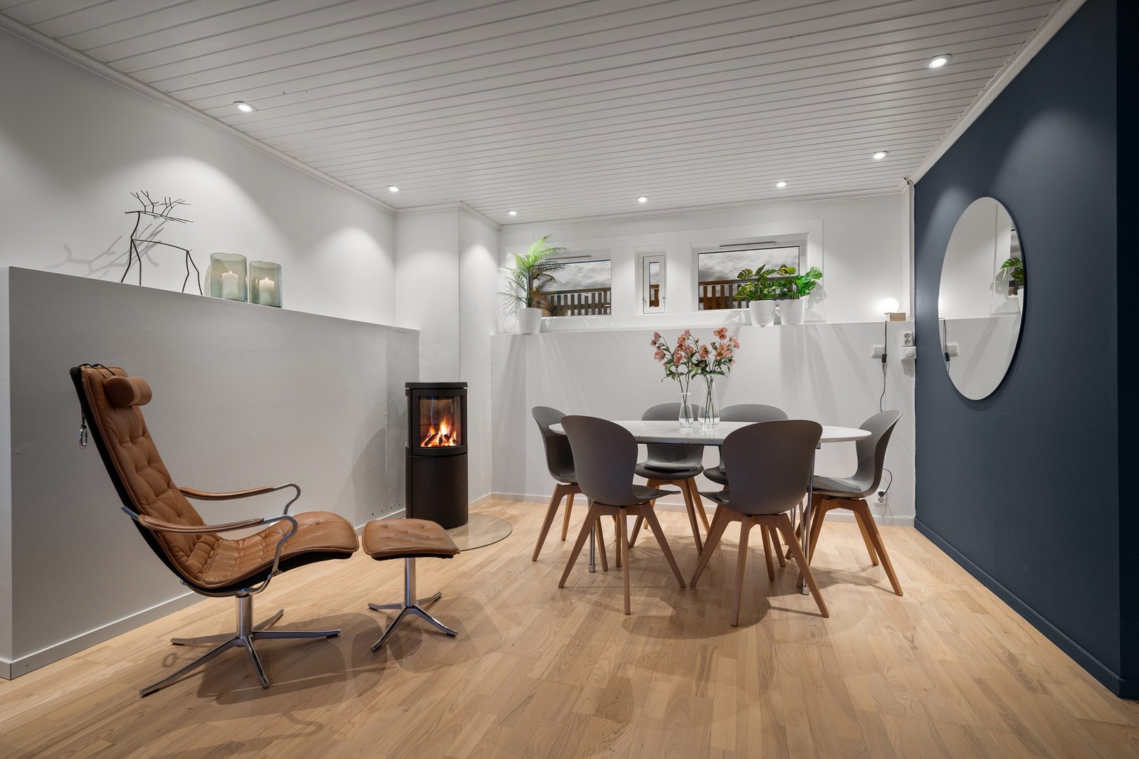 Vedfyring gir god varme og holder strømkostnader nede Galleribilde