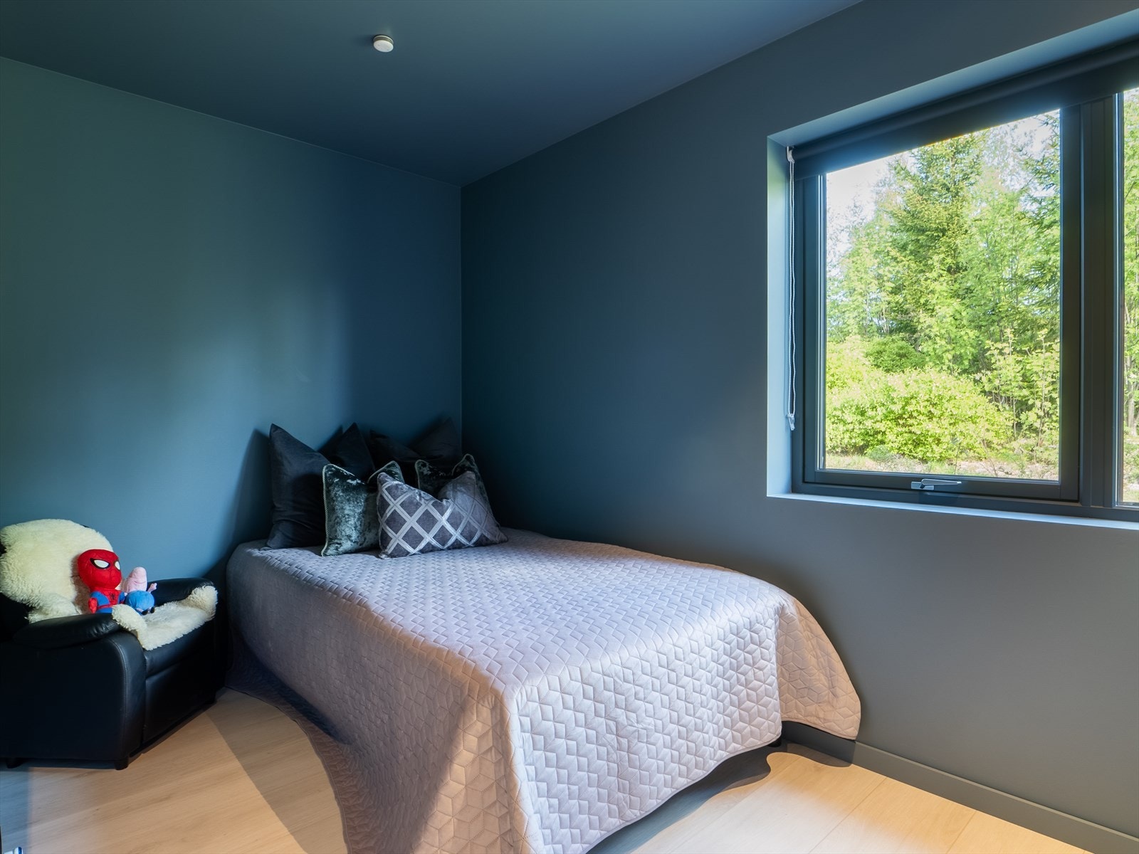 Det er totalt seks soverom i boligen Galleribilde