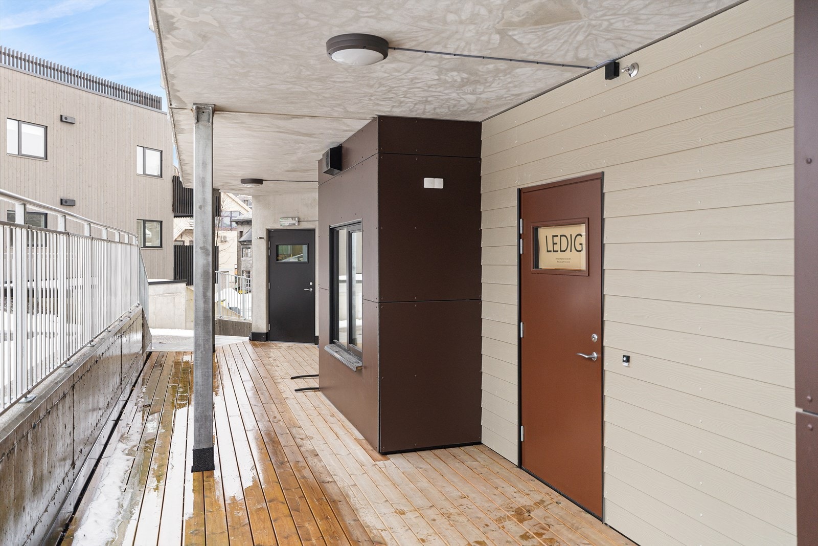 Overbygget inngangsparti Galleribilde