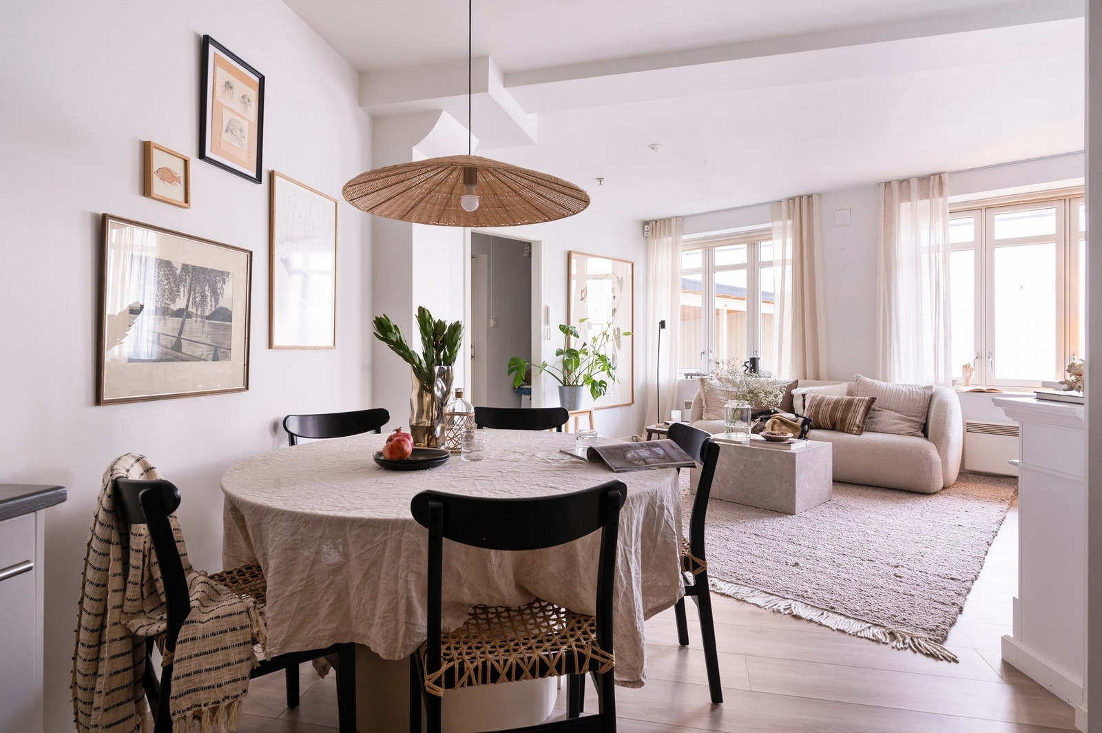 Her kan du diske opp gode middagsretter og invitere venner og familie over på hyggelige sammenkomster Galleribilde