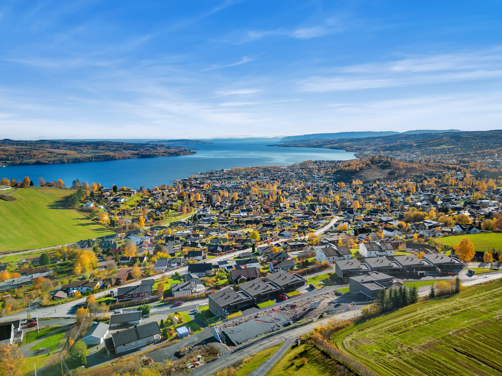 Berg Terrasse 3 ligger rett ved siden av den nyoppførte eneboligen i Berg Terrasse 1.