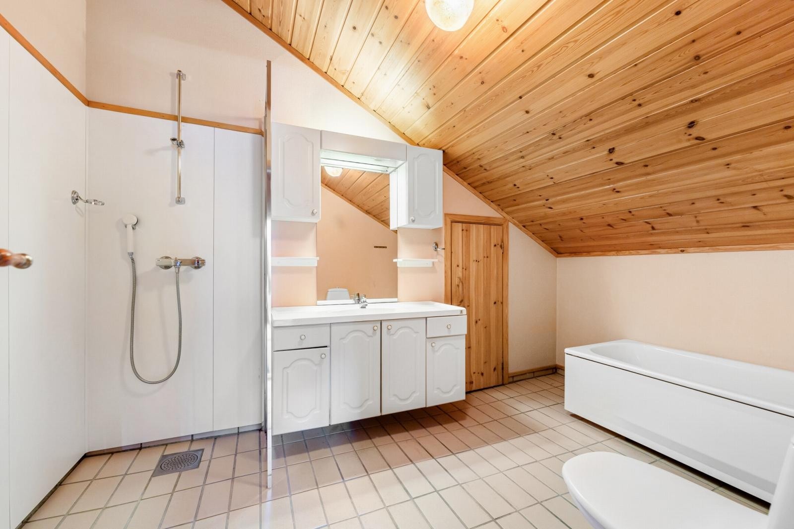 Bad i andre etasje Galleribilde