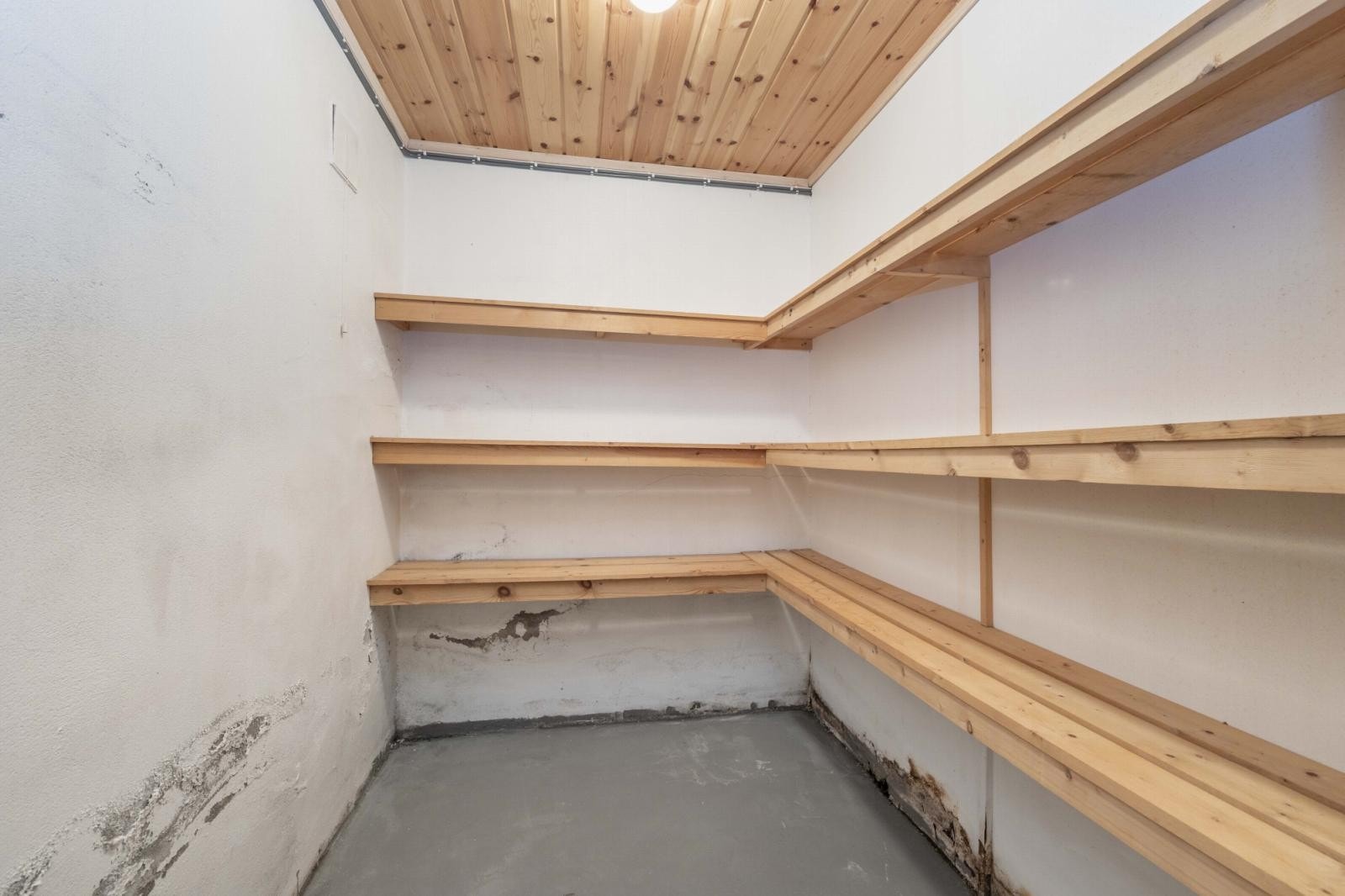 Bod/lagerrom i underetasje Galleribilde