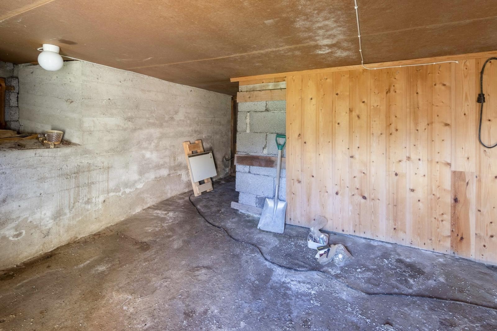 Kårbolig: kjeller Galleribilde