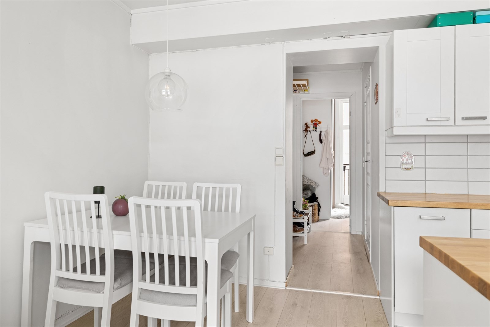 En gjennomgående lys leilighet! Galleribilde