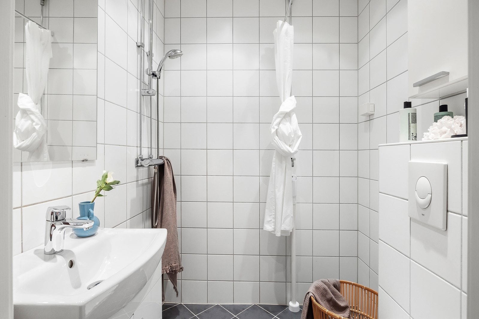 Badet ble tatt i regi av sameiet i 2011 og har opplegg for vaskemaskin Galleribilde