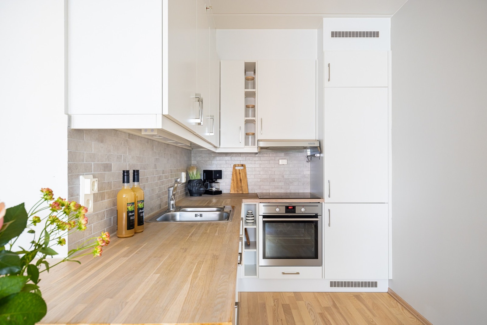 Alle hvitevarene på kjøkkenet medfølger. Galleribilde